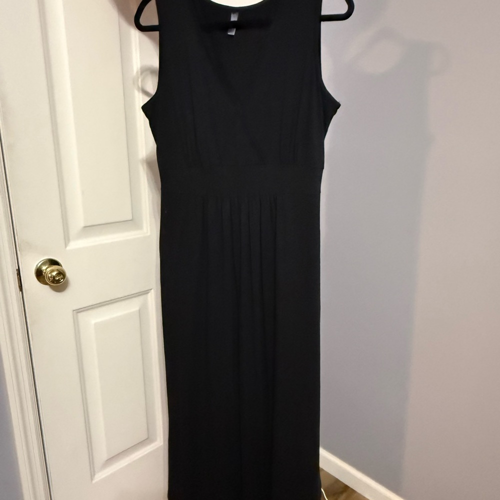 Black Soft Sleeveless Dress